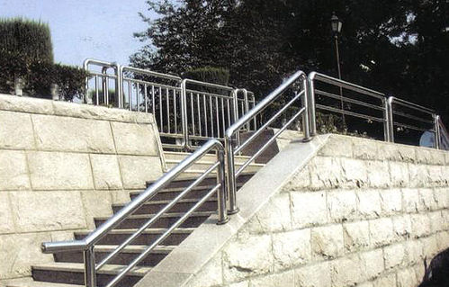 電廠煙臺(tái)球節(jié)點(diǎn)欄桿有什么特點(diǎn)？